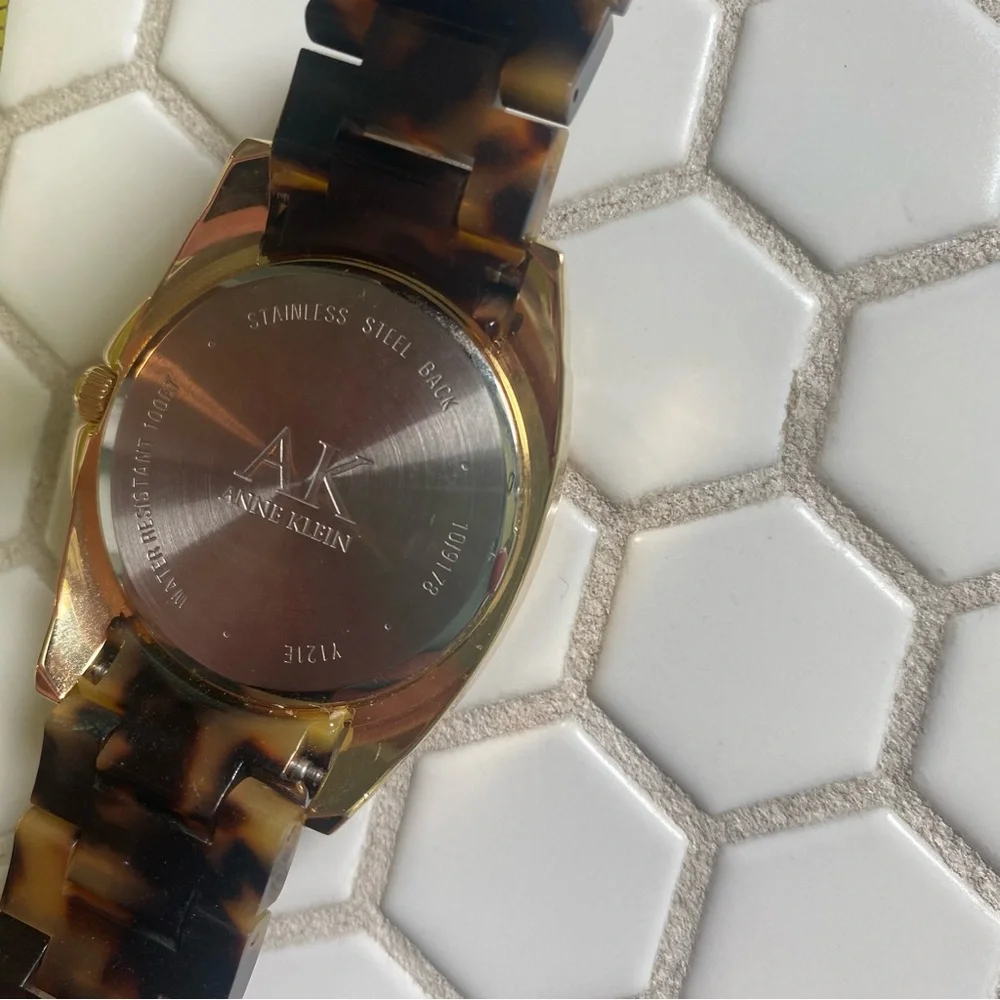Anne Klein 10/9178 Women's Watch Tortoise Shell Band NEW BATTERY Crystal Face - Picture 3 of 6